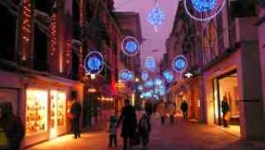 Christmas shopping, Venice, photography by jane gifford