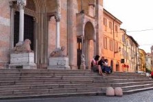 piacenza cathedral, piazza duomo, piacenza, emilia romagna. italian gourmet travel - jane gifford's exclusive photographic travel guide to italy